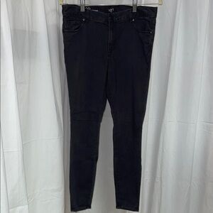 Loft Gray Leggings/Jeggings.  Size 8P  Super Soft‎ Fabric.  Skinny Jeans